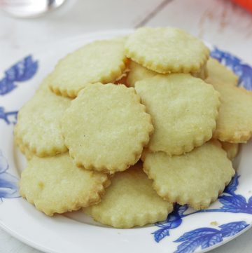 plate of Uppakra - Swedish Butter Cookies