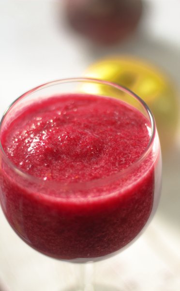 Vegan Beet Apple Berry Smoothie