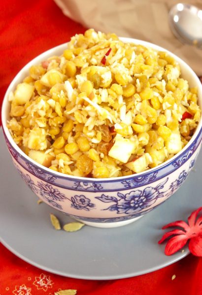 Indian Vada Papu in a bowl