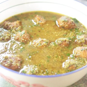 Matar Ka Nimona aur Mungodi - Mung Bean Dumplings in Curried Green Pea Broth recipe