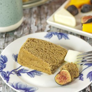 spice cake with cheese and fig