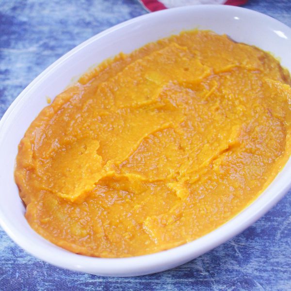 bowl of pumpkin puree