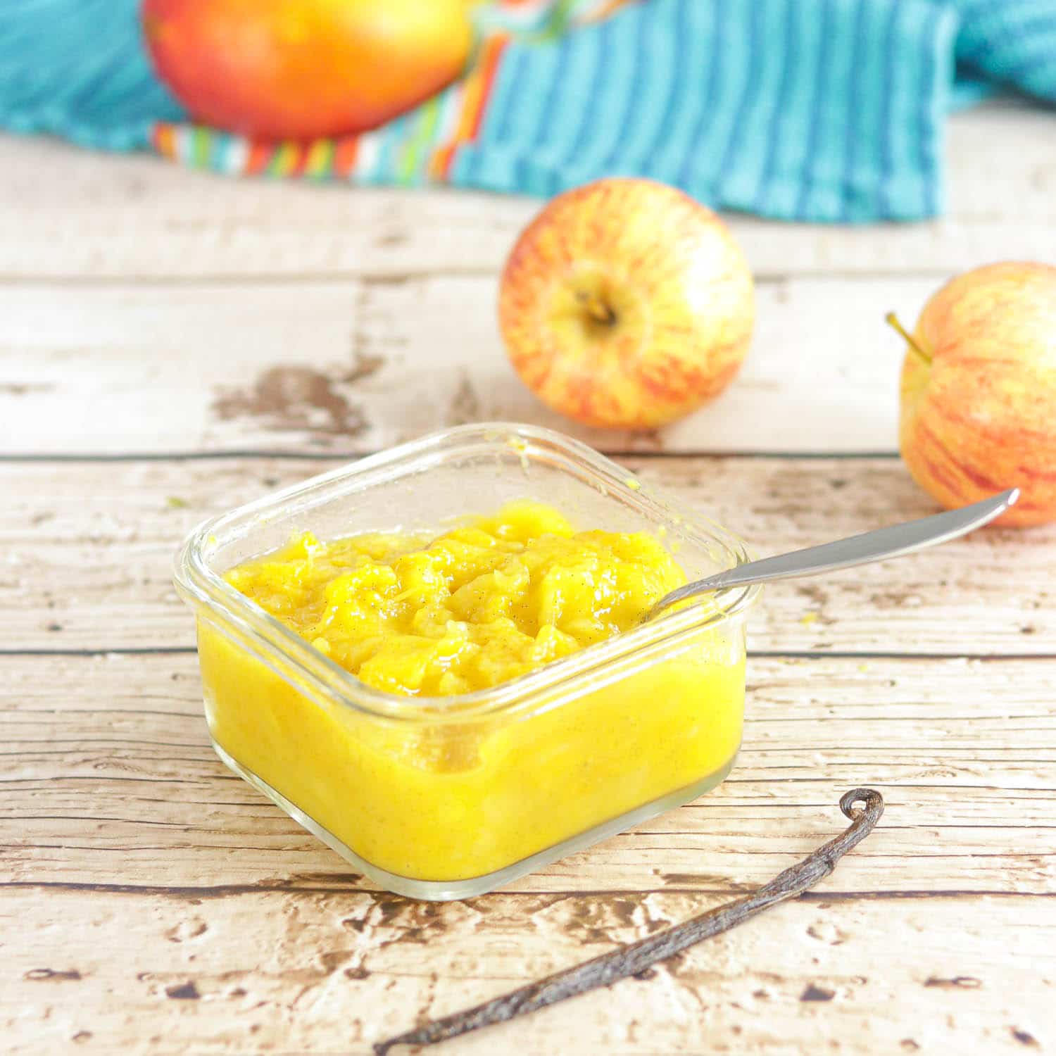 Homemade Applesauce with mango and vanilla