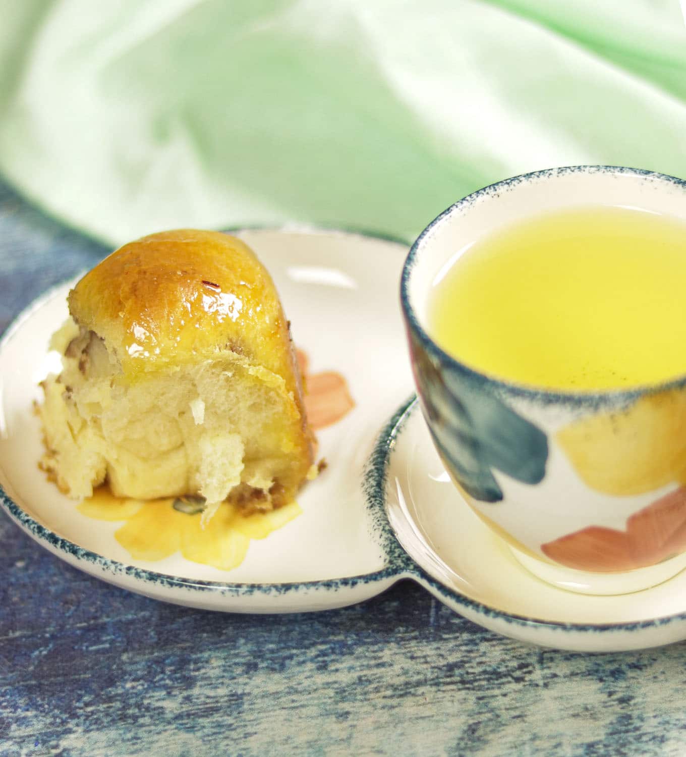 Khaliat Nahal - Honeycomb Bread, Arabic Cheese Bread